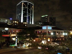 The Shops at Mary Brickell Village offer an active nightlife with a variety of restaurants (Photo by Emma Reyes).