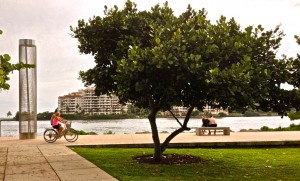 Visitors enjoy a pleasant afternoon by the water at the tip of South Beach (Photo by Karla Durango).