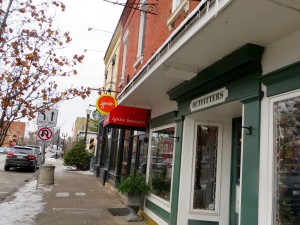 Old colonial style buildings running along North Main Street are home to an array of locally owned boutiques and shops (Photo by Samantha Lucci).