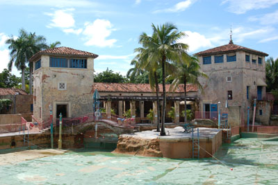 The Venetian Pool is drained on a daily basis during the spring and summer seasons. Orchestras used to conduct concerts on the floor of the pool while people would watch from the tops of the two buildings. (Photo by Bolton Lancaster)