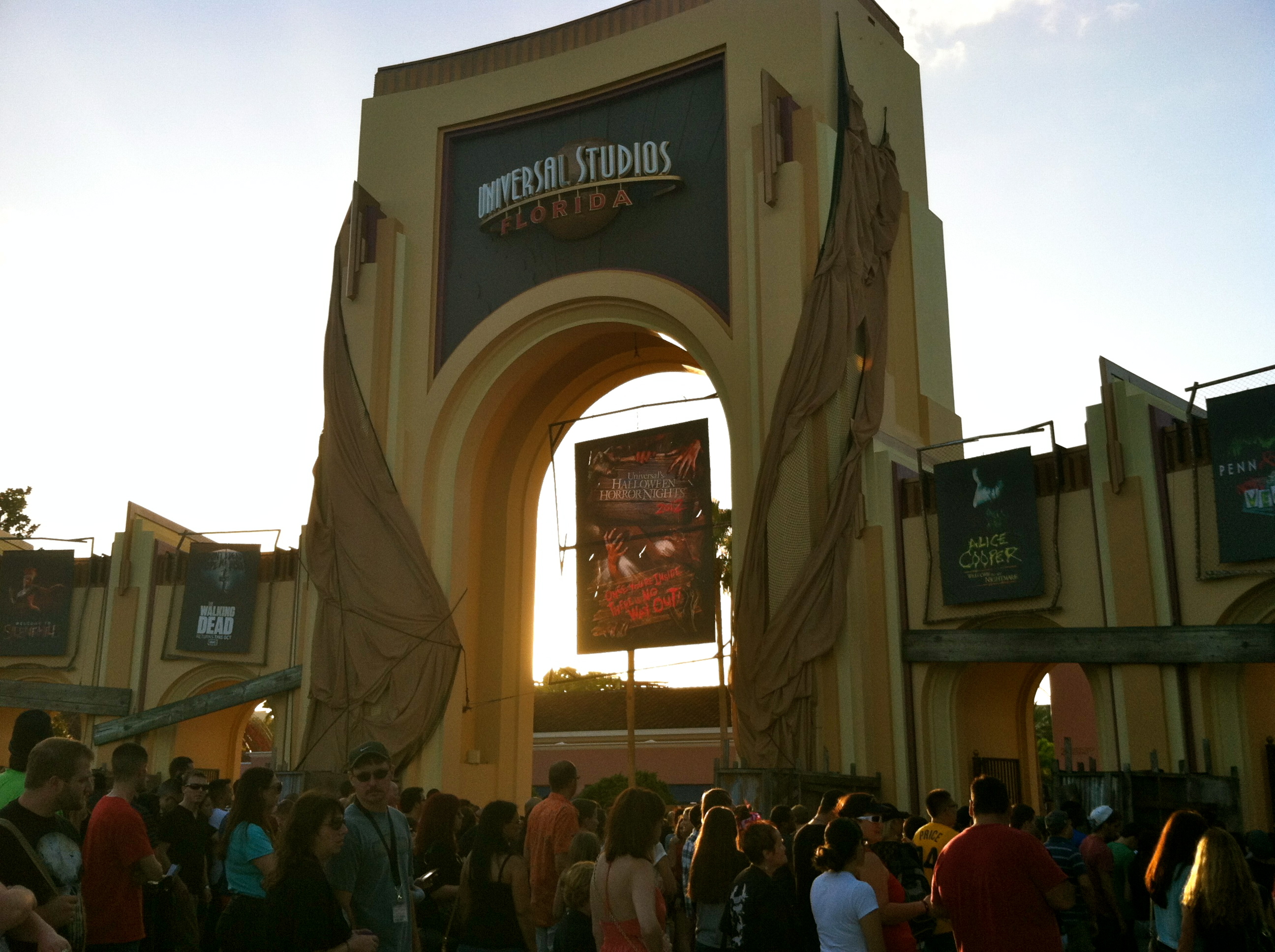 Entrance to Halloween Horror Nights at Universal Studios Orlando Florida (Photo by Elizabeth de Armas).